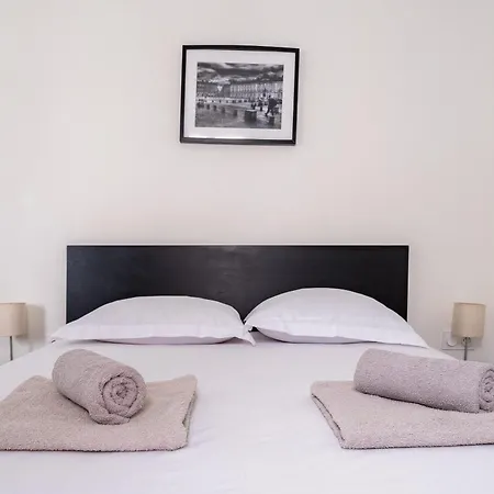 High Five - Calme Sur Les Ramblas Appart hôtel 3*