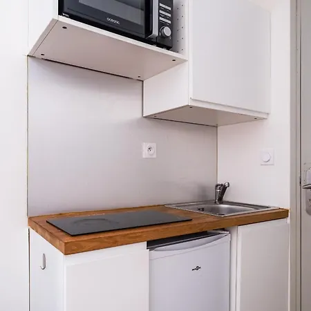 High Five - Calme Sur Les Ramblas 3*