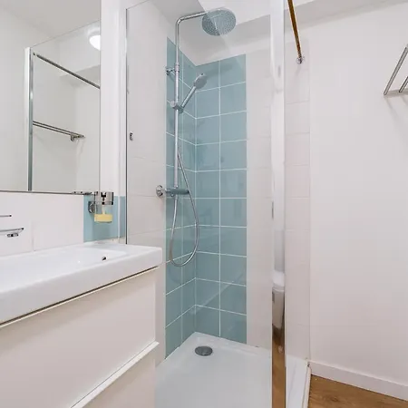 Aparthotel High Five - Calme Sur Les Ramblas 3*