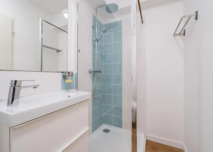 Aparthotel High Five - Calme Sur Les Ramblas 3*