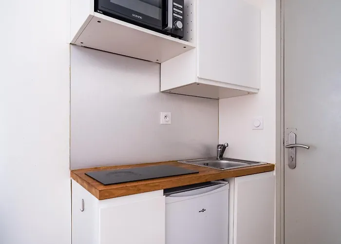 High Five - Calme Sur Les Ramblas 3*