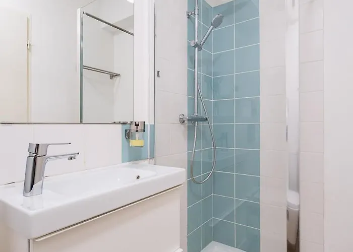 Aparthotel High Five - Calme Sur Les Ramblas 3*